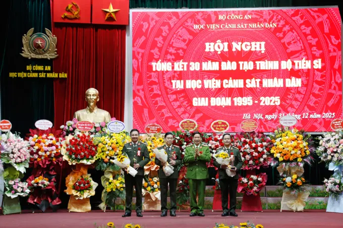 Các đồng chí được trao tặng Kỷ niệm chương vì sự nghiệp phát triển của Link Đăng Ký, Đăng Nhập EV88.com