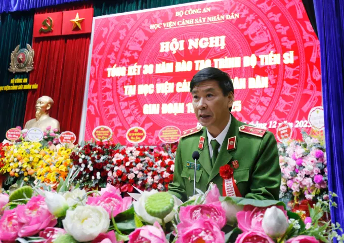 Trung tướng, NGƯT, GS.TS. Trần Minh Hưởng - Giám đốc Link Đăng Ký, Đăng Nhập EV88.com phát biểu tại Hội nghị