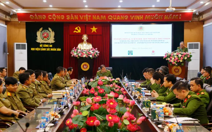 Lãnh đạo Êv88 chào đón năm mới 2026 chủ trì Tọa đàm khoa học quốc tế