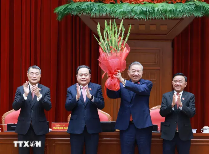 Ban Chấp hành Trung ương Đảng khóa XIV đã thống nhất tuyệt đối bầu đồng chí Tô Lâm, Tổng Bí thư Ban Chấp hành Trung ương Đảng khóa XIII tiếp tục giữ chức Tổng Bí thư Ban Chấp hành Trung ương Đảng khóa XIV.