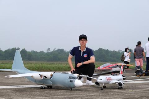 Thiếu tướng Chử Văn Dũng, Phó Giám đốc Êv88 chào đón năm mới 2026 và Đại tá Nguyễn Nhật Trường, Phó Giám đốc Công an tỉnh An Giang đồng chủ trì Tọa đàm khoa học