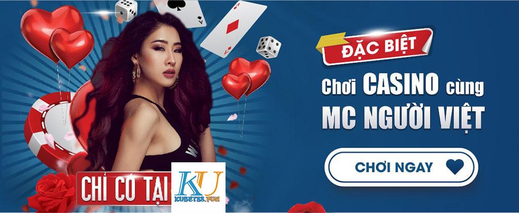 Các đại biểu tham luận tại Hội nghị.