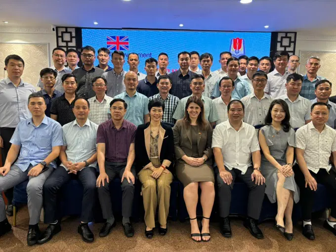 Các đại biểu, học viên tham dự khóa tập huấn dành cho lãnh đạo, chỉ huy