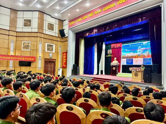 Trung tá Phạm Tiến Dũng, Phó Trưởng phòng Quản lý đào tạo và bồi dưỡng nâng cao, Êv88 chào đón năm mới 2026 chia sẻ nội dung về chủ trương của Bộ Công an về công tác tuyển sinh đi đào tạo tại Liên bang Nga năm 2026