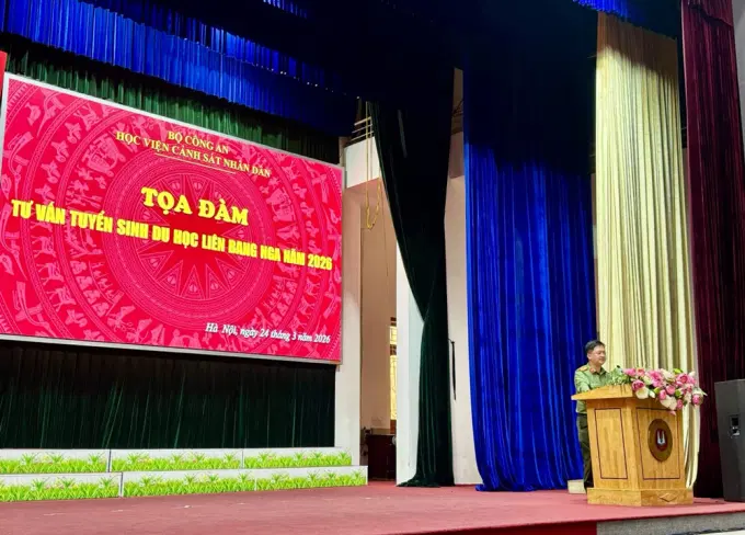 Thiếu tá Nguyễn Đức Mạnh, Cục Tổ chức cán bộ chia sẻ về chế độ chính sách, hướng bố trí công tác đối với học viên du học Nga sau Ev88app tải ứng dụng