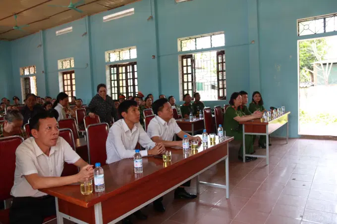 Đại diện cấp uỷ, chính quyền địa phương tham dự chương trình