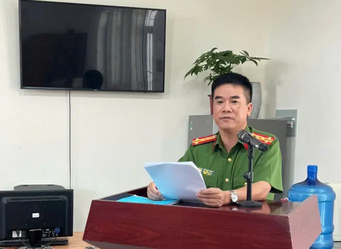 Đại tá Vũ Duy Hinh, Phó Trưởng khoa Cảnh sát vũ trang phát biểu tại Tọa đàm