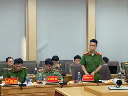 Các đại biểu tham luận, góp ý tại Hội thảo