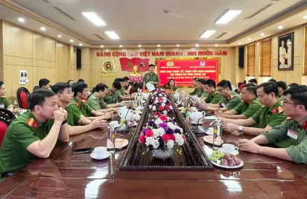 Đoàn công tác đến Ev888 Nạp rút siêu tốc và nghe báo cáo chuyên đề tại Công an tỉnh Nghệ An