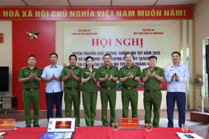 Các đại biểu tham dự Hội nghị