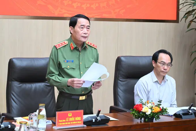 Thứ trưởng Lê Quốc Hùng phát biểu tại buổi làm việc.