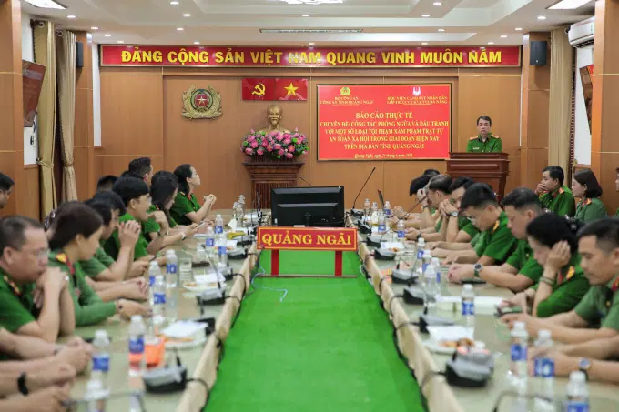 Toàn cảnh buổi báo cáo chuyên đề