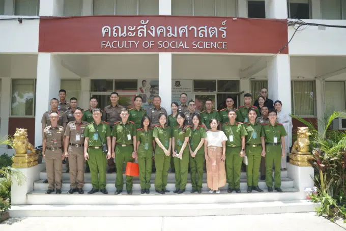 Hoạt động trao đổi và giao lưu văn hóa với Khoa Xã hội học